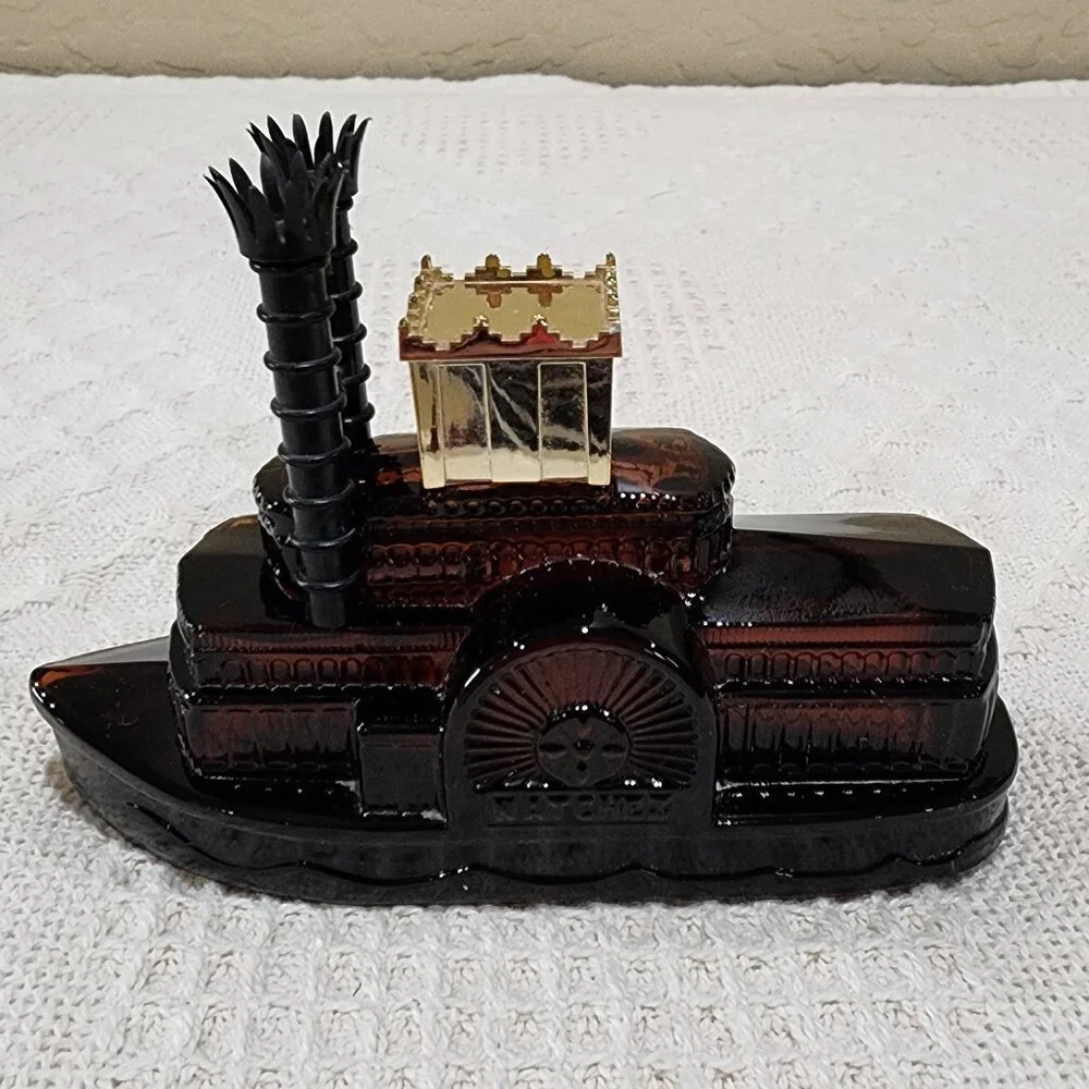 Vintage Avon NACHEZ RIVERBOAT STEAMSHIP Black Glass Bottle Wild Country Full